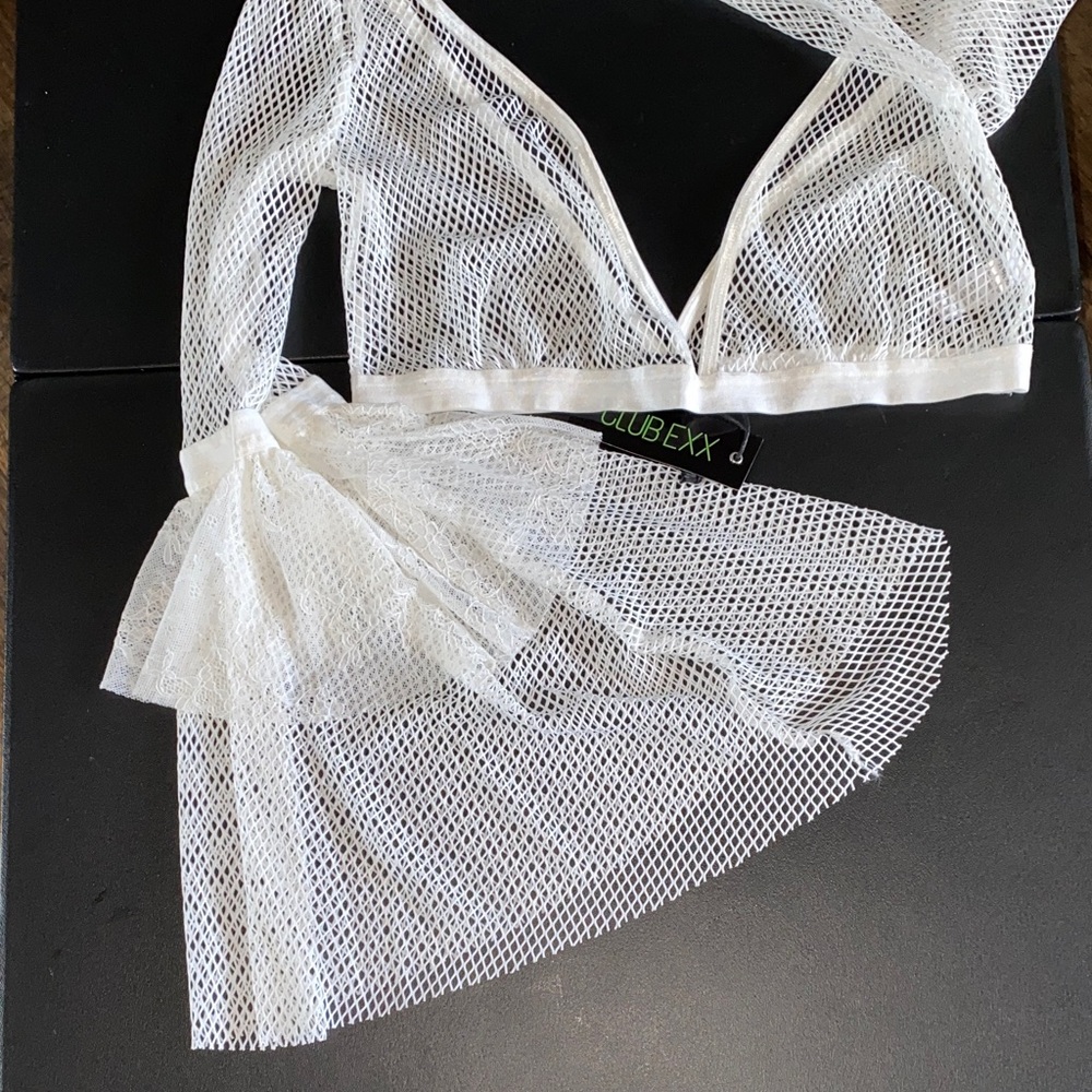 DK277-1-NWT- Dolls Kill ClubExx White Fishnet Bell Sleeve Top-XXL - Picture 3 of 5